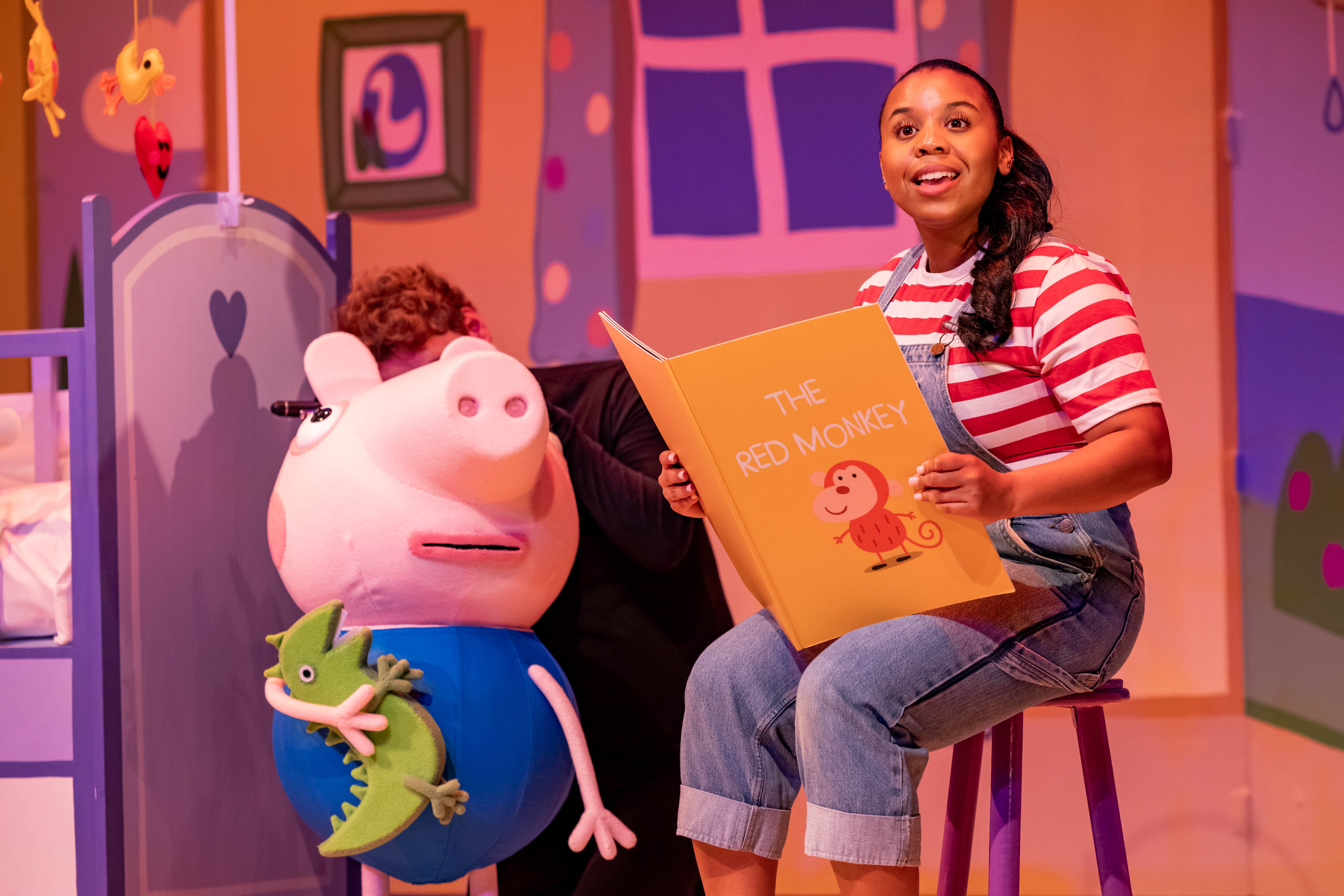 Peppa Pig's Big Family Show! production image - gallery
