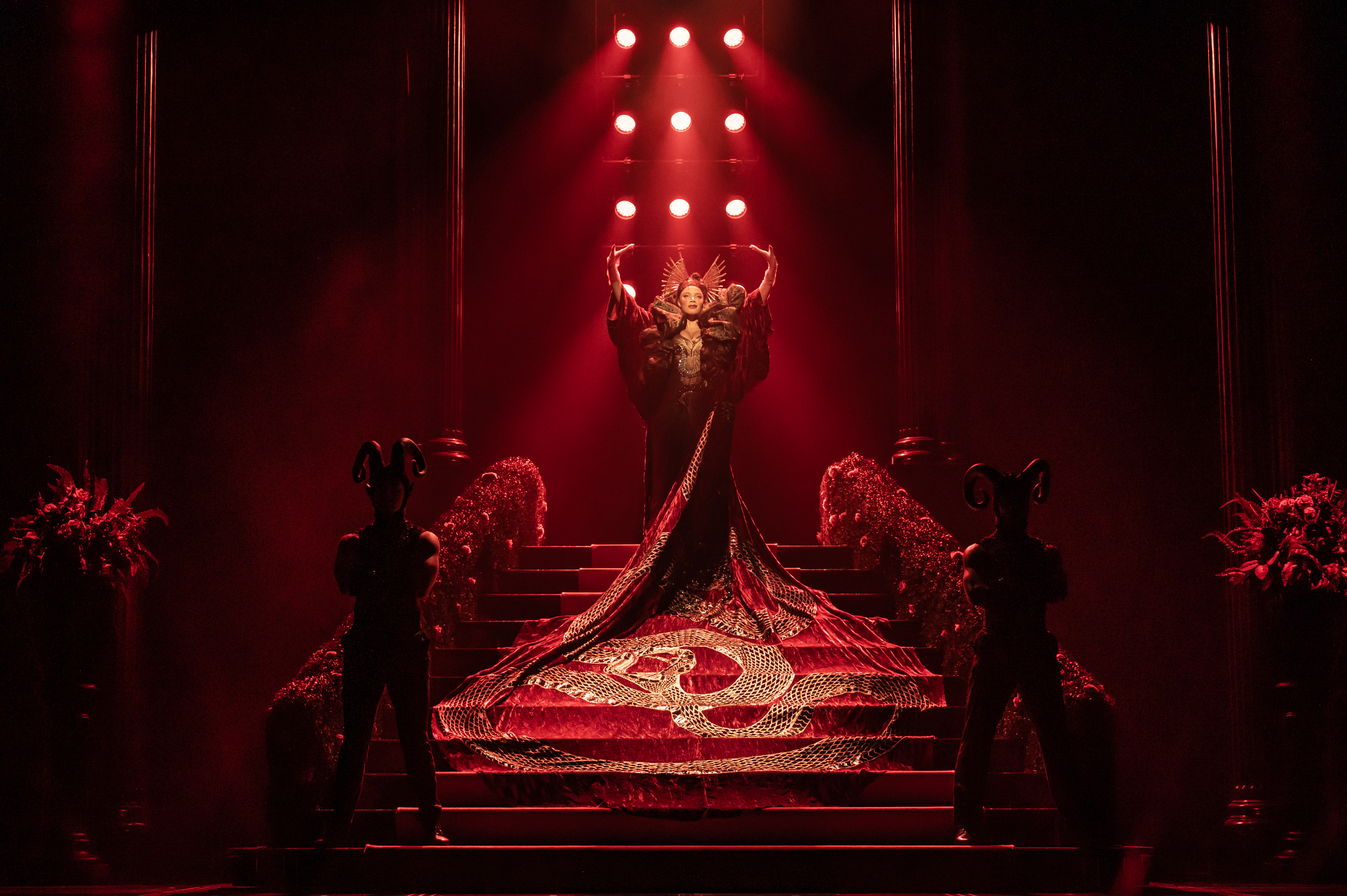 The Devil Wears Prada (London) production image - gallery