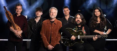 Billy Bragg announces live-stream show